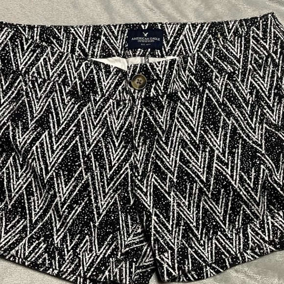 American Eagle Outfitters ~ Shorts ~ Size 6 ~ Women’s ~ Shorts ~ Black & White - Picture 11 of 16